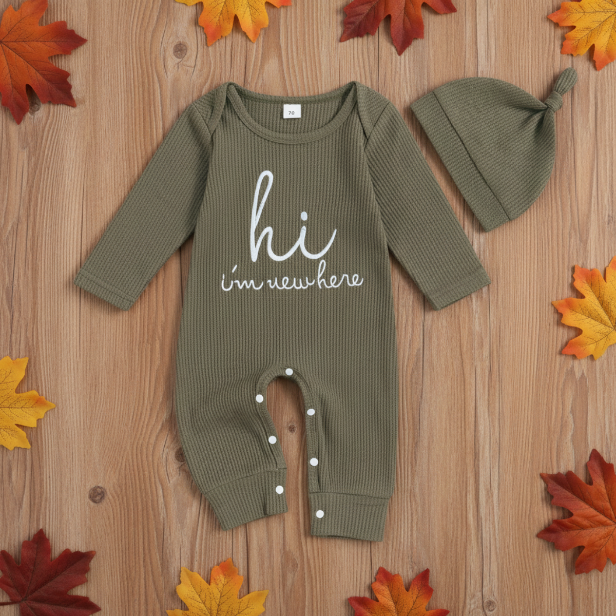 CuddleBaby – Hei, jeg er ny her – Sett med babyjumpsuit og lue