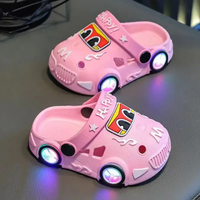 Thumbnail for GlowRun – Stilig og morsomt – LED-tøfler til bilen