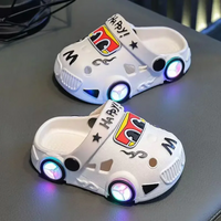 Thumbnail for GlowRun – Stilig og morsomt – LED-tøfler til bilen