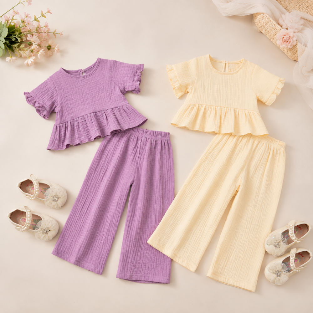 SoftCharm – Elegant og komfortabelt – Jentesett med topp med volanger og lange bukser