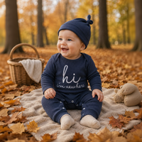 Thumbnail for CuddleBaby – Hei, jeg er ny her – Sett med babyjumpsuit og lue