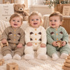 CozyHedge – Myk og varm – Strikket babyjumpsuit med pinnsvinmønster