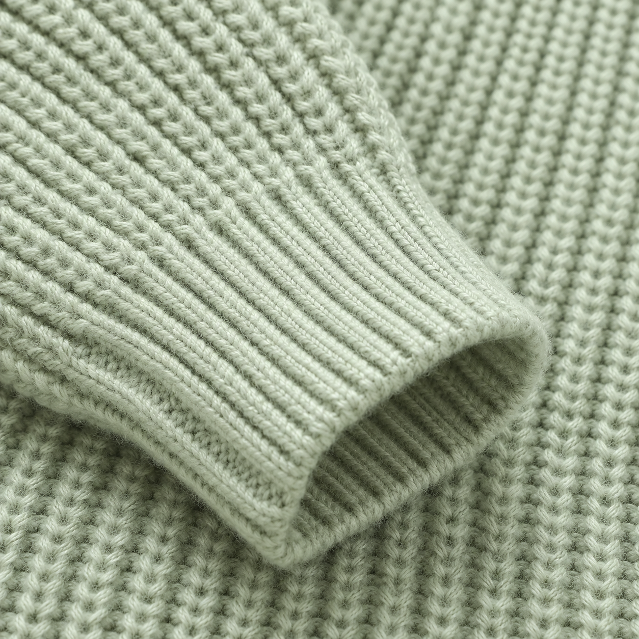 CozyHedge – Myk og varm – Strikket babyjumpsuit med pinnsvinmønster