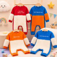 Thumbnail for TinyCleaner – Myk og praktisk – babyjumpsuit til å krype og leke i