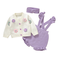 Thumbnail for FloraKnit – Mykt og søtt – babyantrekk med vest, smekke og hårbånd