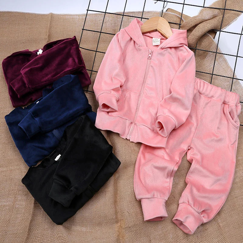 Kids Tales – Varm og behagelig – Velour-treningsdrakt for barn