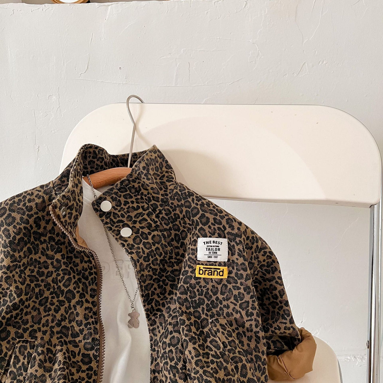 Mini Fashion – Tøff og komfortabel – Leopardmønstret jakke