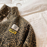 Thumbnail for Mini Fashion – Tøff og komfortabel – Leopardmønstret jakke