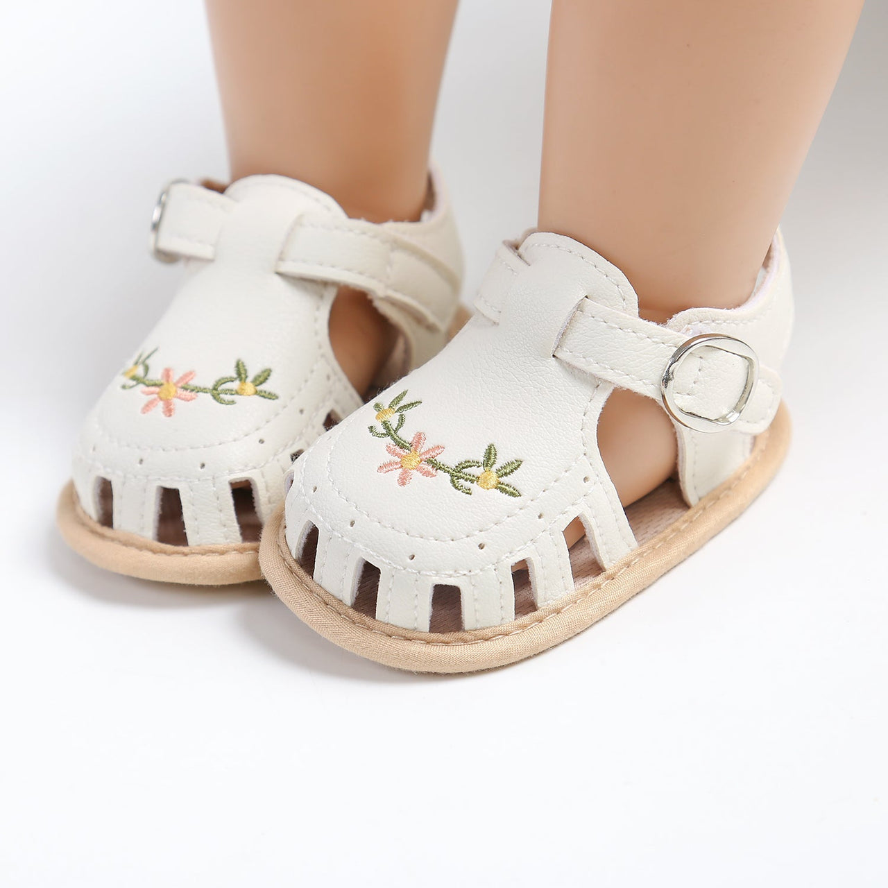 TinyPetals – Komfort og stil – Babysandaler med blomsterbroderi