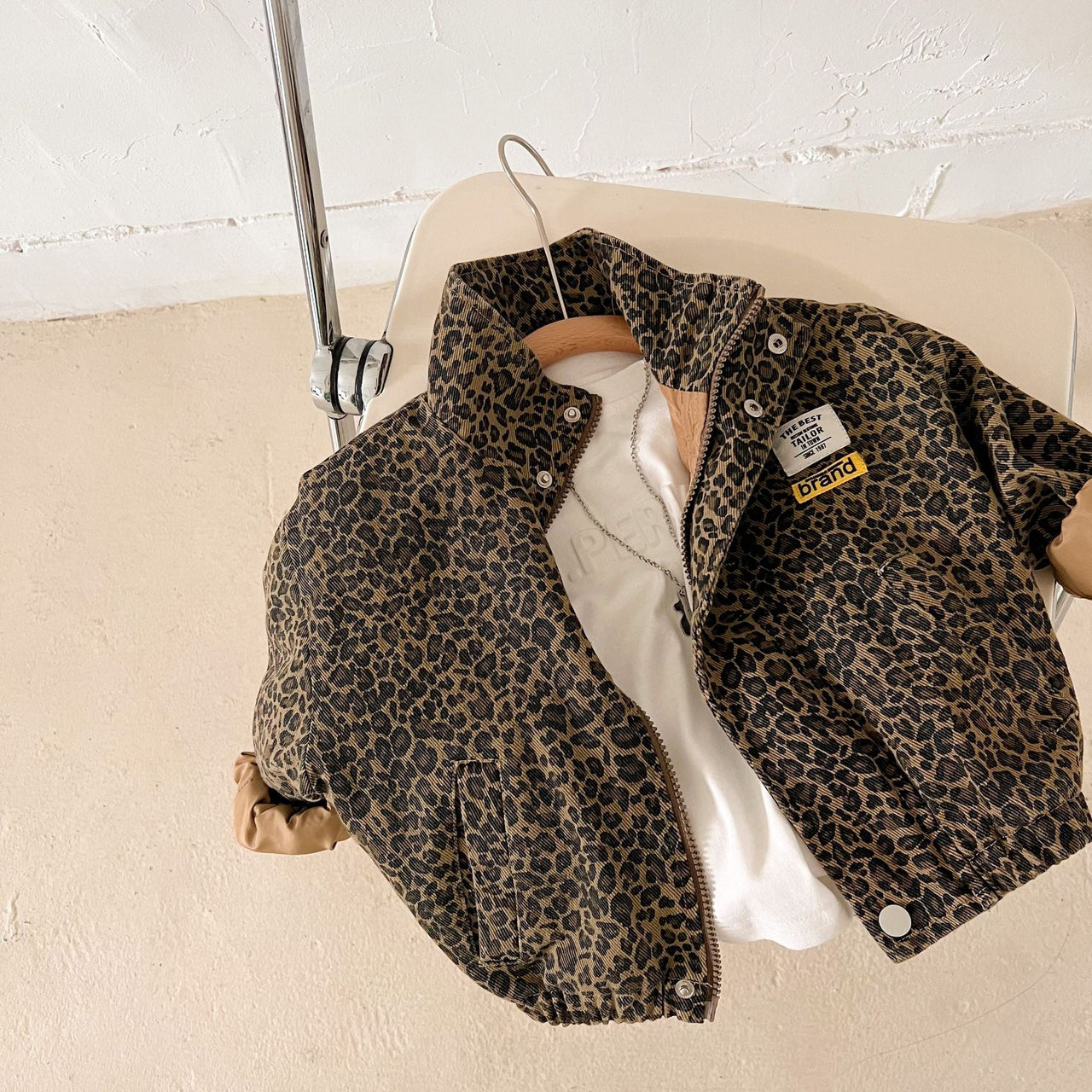 Mini Fashion – Tøff og komfortabel – Leopardmønstret jakke