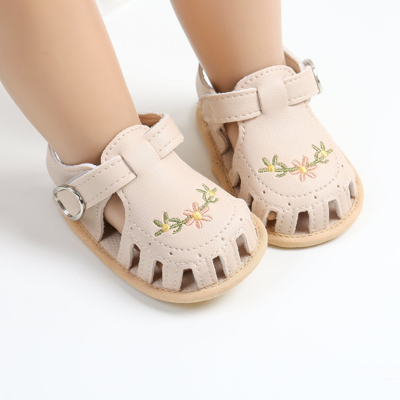 TinyPetals – Komfort og stil – Babysandaler med blomsterbroderi