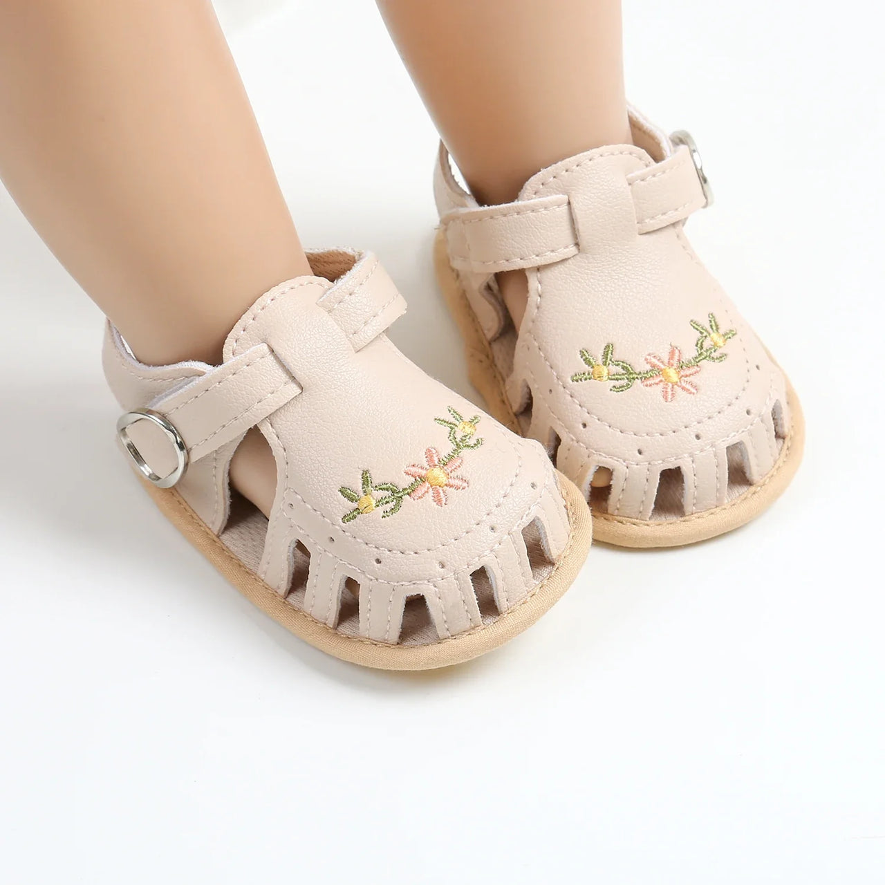 TinyPetals – Komfort og stil – Babysandaler med blomsterbroderi
