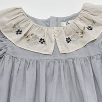Thumbnail for Princess Dress – Stilig og komfortabel – Kjole med brodert krage