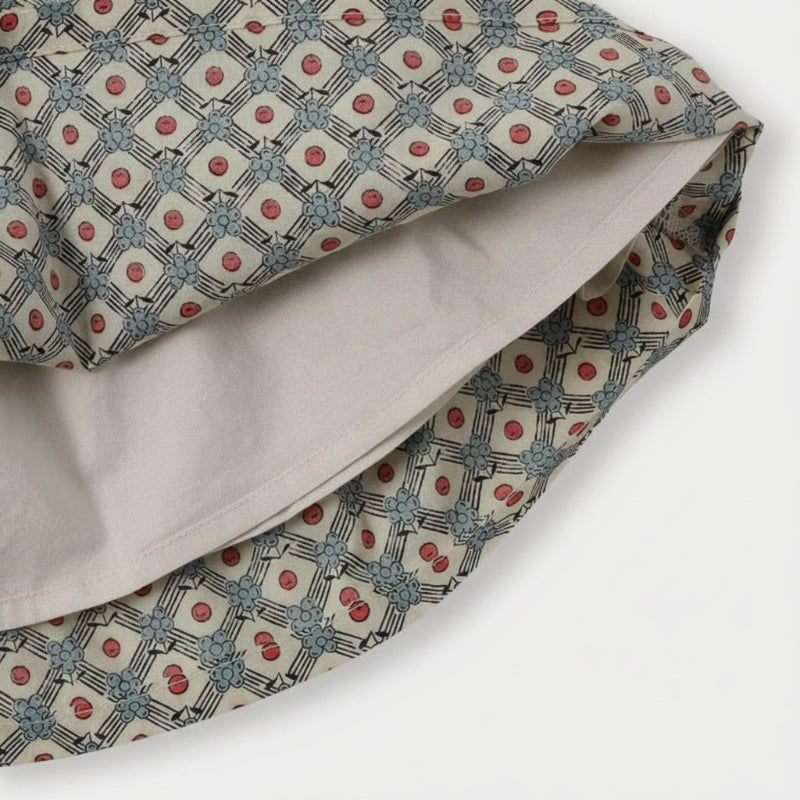 Matching Set – Komfortabel & med tusenfryd-mønster – bloomers, skjørt og bluse
