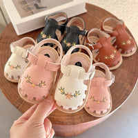 Thumbnail for TinyPetals – Komfort og stil – Babysandaler med blomsterbroderi