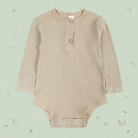 Thumbnail for SnuggleHue – Myk og behagelig – Regnbue-body til baby