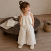TinyLuxe – Sommersett med bluse i blonder og bukser med vide ben