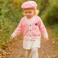 Thumbnail for CozziWear – Varm og trendy – strikket vest med bjørner