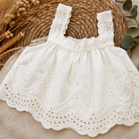 Thumbnail for TinyLuxe – Sommersett med bluse i blonder og bukser med vide ben