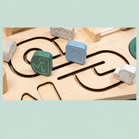 Thumbnail for WoodMaze – Lek og læring – Aktivitetsbord i tre med perle-labyrint