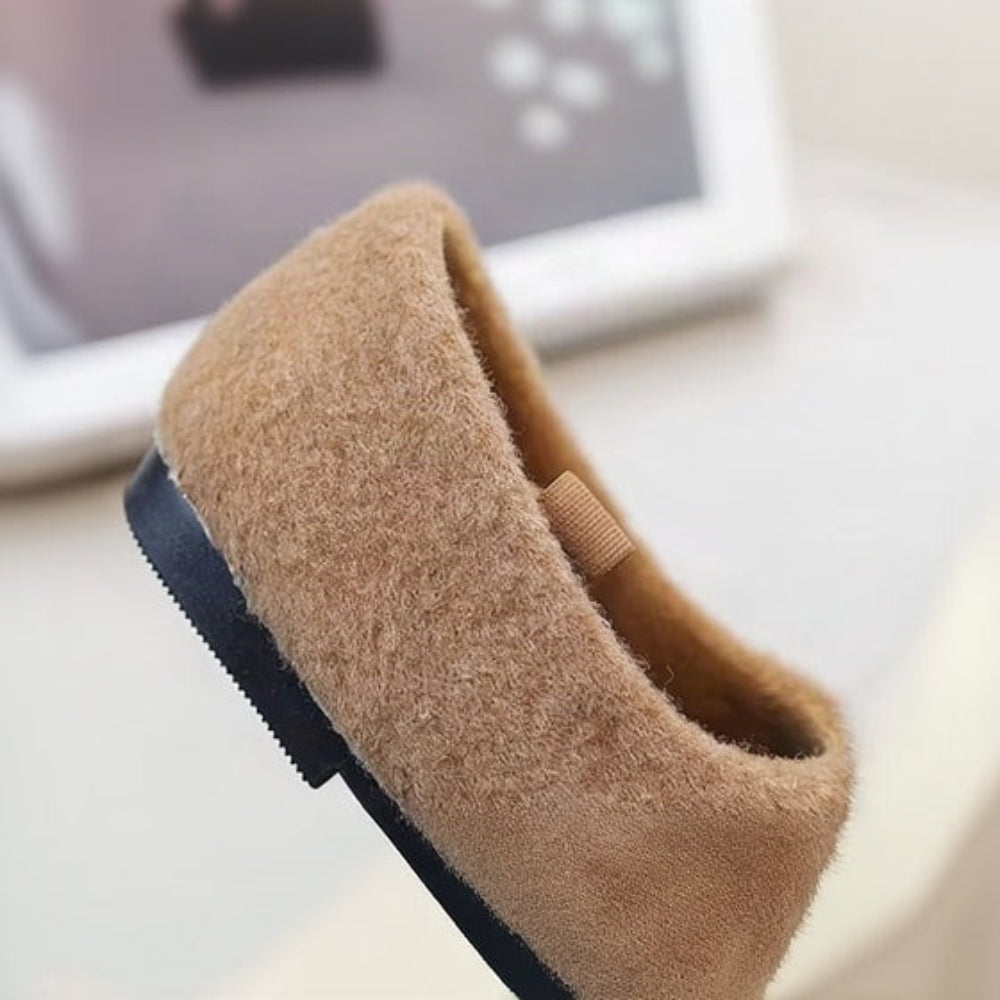 SoftSteps –  Varmt og mykt – Jentesko med plysjpompon