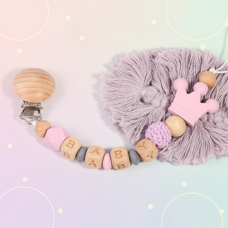 Personalized Pacifier Chain – Sikker og stilig – Personlig smykkekjede til smokk