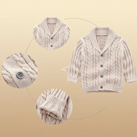 Thumbnail for CozyCub – Komfortabel og stilig – strikket barnekardigan