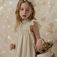 Thumbnail for Sleeveless Dress – Elegant og komfortabel – kjole med blonderkrage