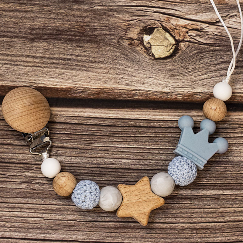 Baby Pacifier Holder – Med navn – Personlige perler av tre og silikon
