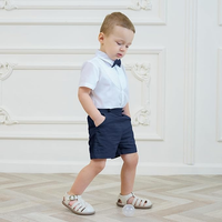 Thumbnail for LittleDandy – Klassisk og elegant – Bomullsshorts med seler, sløyfe og skjorte
