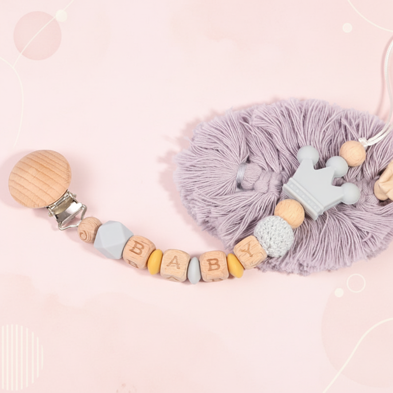 Personalized Pacifier Chain – Sikker og stilig – Personlig smykkekjede til smokk