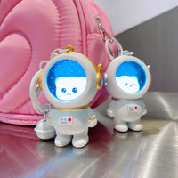 Thumbnail for Glowing Astronaut Charm – Søt og lysende – Astronaut-veskeanheng