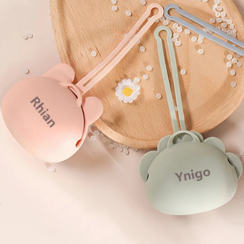Personalized Pacifier Case – Gravert og praktisk – Personlig smokkeholder