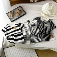 Thumbnail for Kids Stripe Outfit – Trendy og komfortabelt – Sommerantrekk til barn
