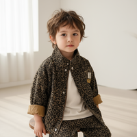 Thumbnail for Mini Fashion – Tøff og komfortabel – Leopardmønstret jakke
