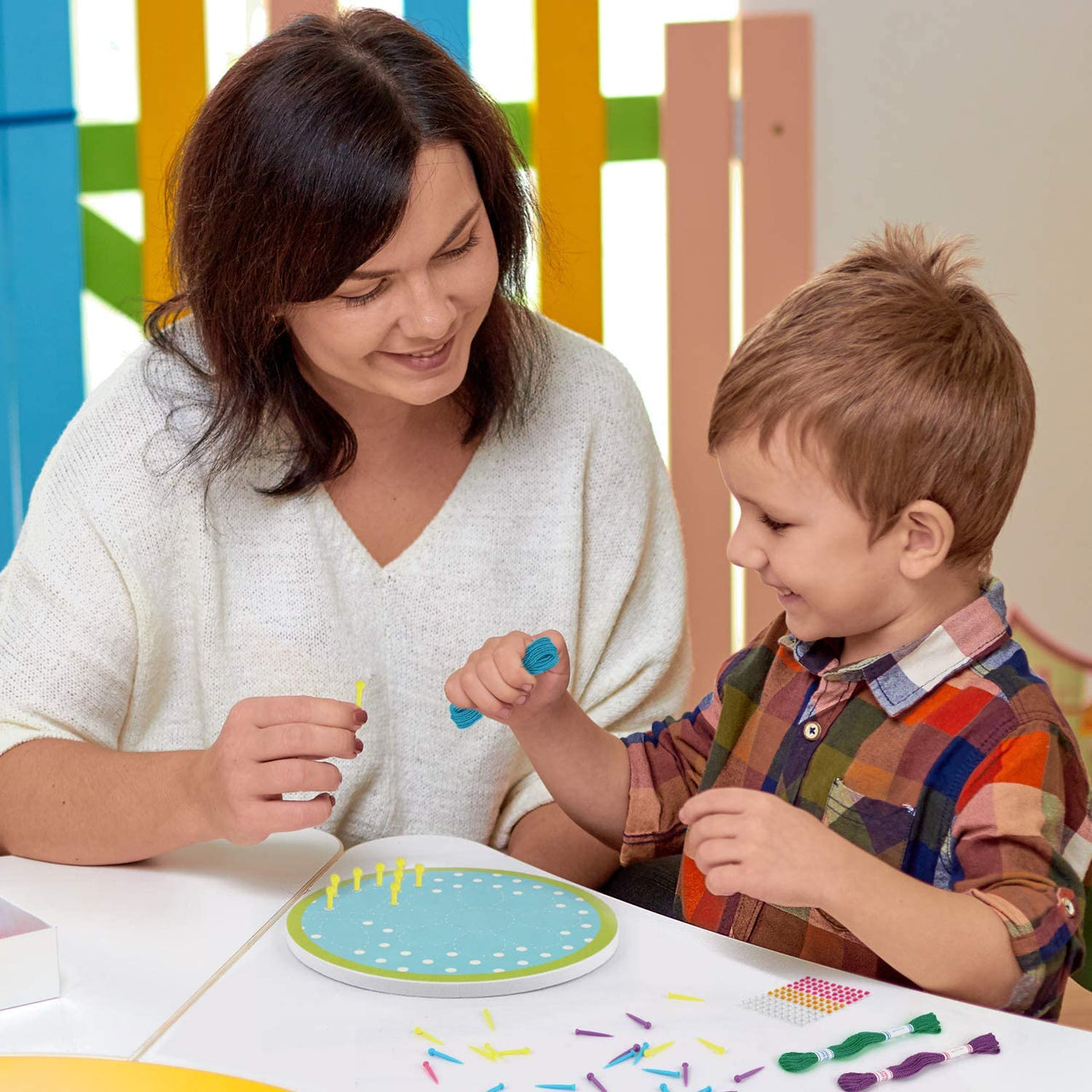 String Art Craft Kit™ - Fargerike kreasjoner med garn - Garnsett til hobbybruk